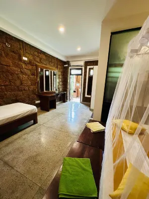 City Hub Hotel