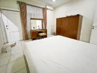 Large Villa 3BR Cieumbuleuit near PVJ & Cihamplas