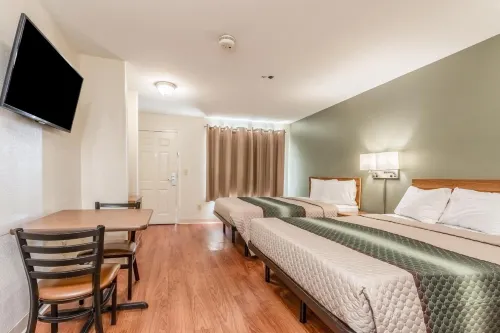Studio 51 Extended Stay Hotel - Motels