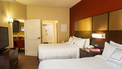 Residence Inn Ottawa Airport Hotel dekat A Company of Fools Theatre