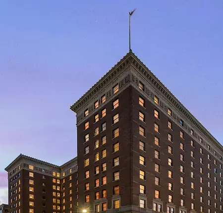 Hotel Fort des Moines, Curio Collection by Hilton