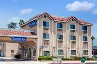 Travelodge by Wyndham Pasadena Central 加州理工學院附近的飯店