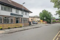 The Queens Arms Apartments Hotels in Speke