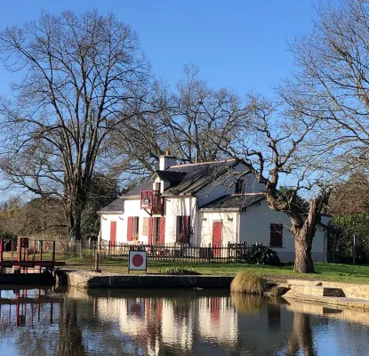 Ecluse de la Tindière Hotels in Le Gavre