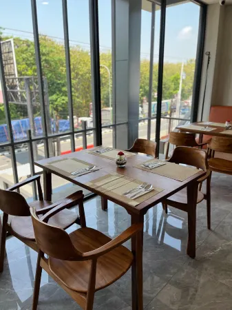 Kiyana Premiere Hotel Batang Отели в г. Batang