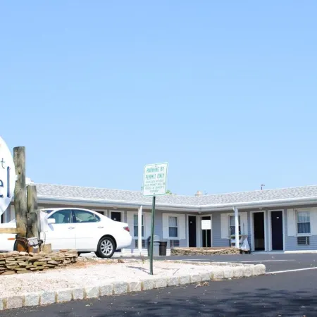 Shore Point Motel