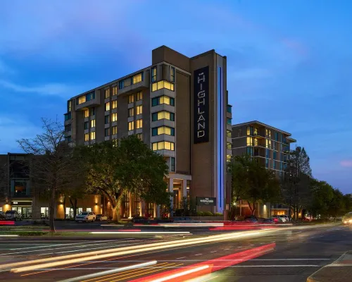 The Highland Dallas, Curio Collection by Hilton Отели рядом с достопримечательностью «Вокзал Мокингбёрд»