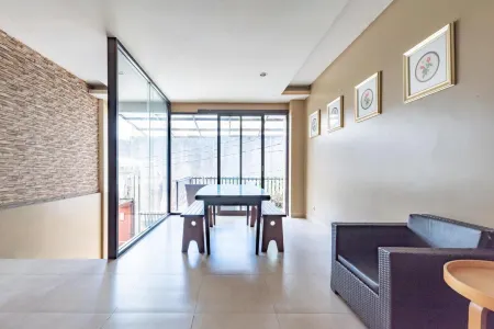 Sans Vibes Hotel Malabar Отели в г. Lengkong