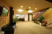 Yumoto Kobayashi - parking