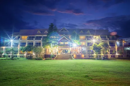 Vieng Khong Hotel Отели рядом с достопримечательностью «Chao Mae Song Nang Phi Nong Shrine»