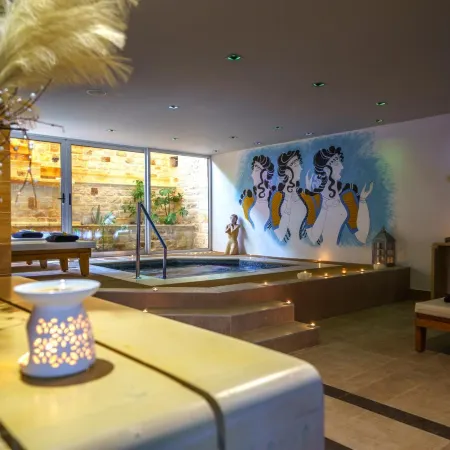 Macaris Suites & Spa