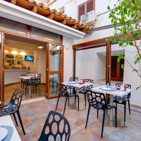 Hotel Aliai Отели в г. Шакка