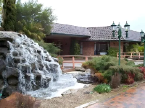 Cascades Motor Inn Hotels in Dubbo