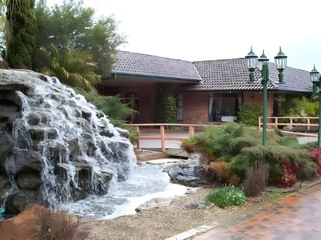 Cascades Motor Inn Отели рядом со станцией Dubbo Station