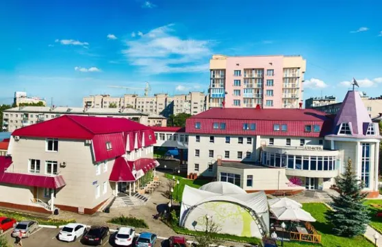 洛託斯複式酒店