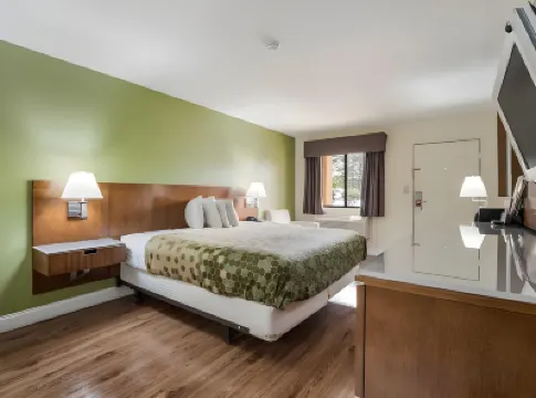 Econo Lodge Atlanta Airport East Hotels in Clayton County