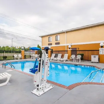 Quality Inn Edmund Pettus Bridge Area