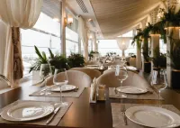 Viktoriya Plaza Hotel - 駐車場