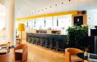 Vienna House by Wyndham Martinspark Dornbirn - С баром