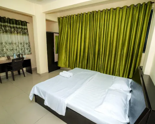 Paradise Homestay - Lodging and Boarding Hotels near PICT