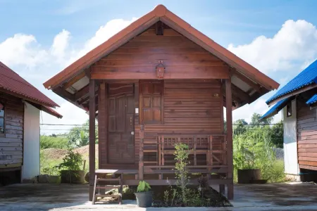 Talad Nam Klong Hae Resort Отели рядом с достопримечательностью «Hatyai Van Tour»