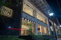 Golden Retreat Hotels in Berhampore