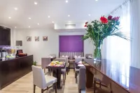 Hotel Jenner - Cho phép mang theo thú cưng