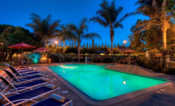 University Park Inn & Suites