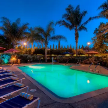 University Park Inn & Suites