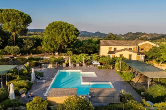 特里戈納別墅飯店 住宿飯店