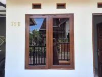 Homestay Syariah Jakal by Simply Homy - Kitchenette