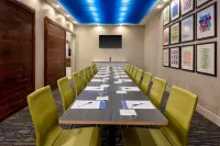 Holiday Inn Express & Suites Madison Hotel di Madison
