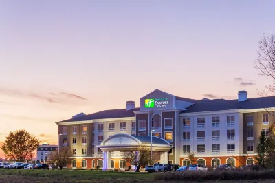 Holiday Inn Express & Suites Rockford-Loves Park Các khách sạn ở Loves Park