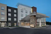 Fairfield Inn & Suites Lake Geneva Hotels in Lyons