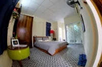 Tram Homestay Hotels in Quang Dien District