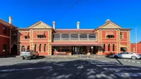 Apollo Lodge Hotels in Harristown