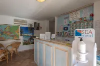 Stunning Residence Bouganvillage Bedroom Sleeps 4 Plus a Child Bed