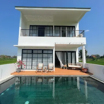 The Sun & The Hills, Luxury Villa in Yogyakarta Hotel berhampiran Kuil Ijo