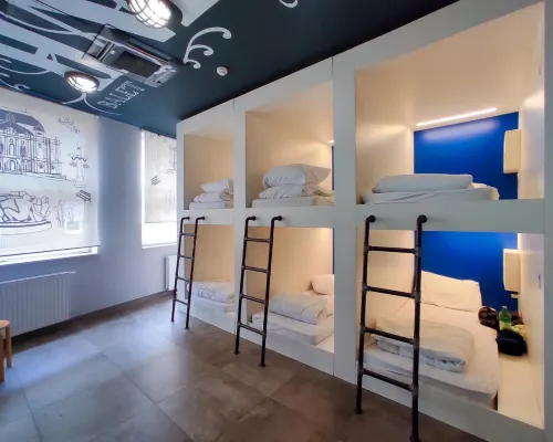 Main Square Hostel โรงแรมใกล้จัตุรัสเยลาชิช