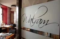 Schlosshotel Bergzaberner Hof - breakfast