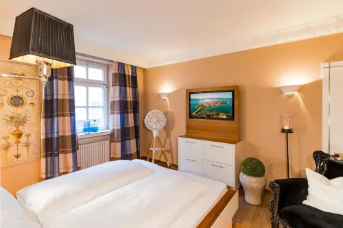 YachtHotel Helvetia Spa- Und Wellnessdomizil - Pool