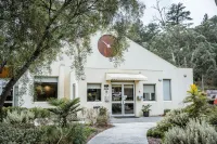 Foothills Hotels near Blue Turtle