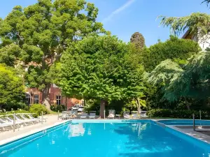 巴爾比別墅大飯店