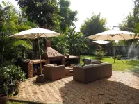 ไรซ์บาร์น แอนด์ รูมส์ โรงแรมใกล้Makok Art Space