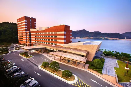 Geoje Samsung Hotel Отели в г. Кодже