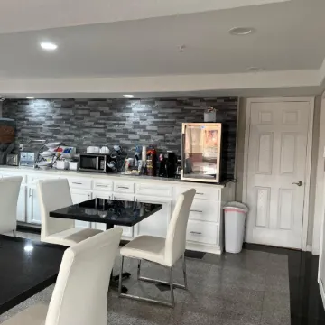 Super 8 by Wyndham Mont Belvieu/Baytown East