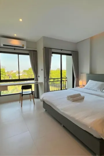 ห้องดีลักซ์ เตียงใหญ่ 1 เตียง