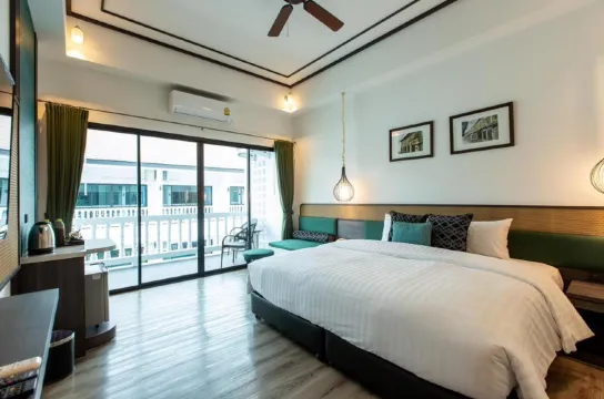 ห้องวิวสระว่ายน้ำ ห้องพักปลอดบุหรี่(เตียงควีนไซส์)