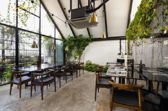 Belakang KongHeng by DreamScape