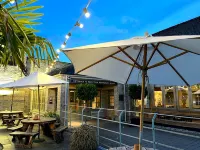 Sturdys Castle Hotels in Steeple Aston